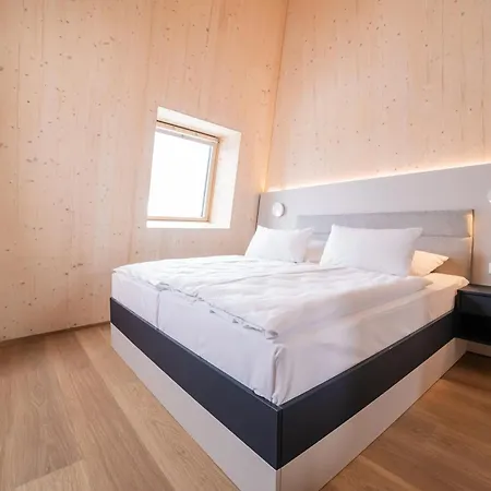 Hotel Summit Of Saxony 4*